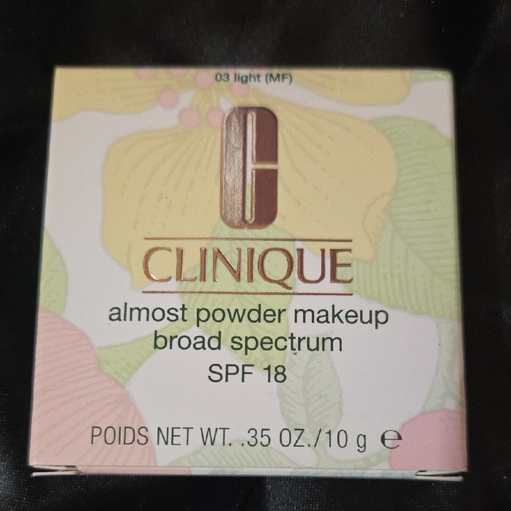 Clinique Almost Powder Makeup Compact 03 Light
